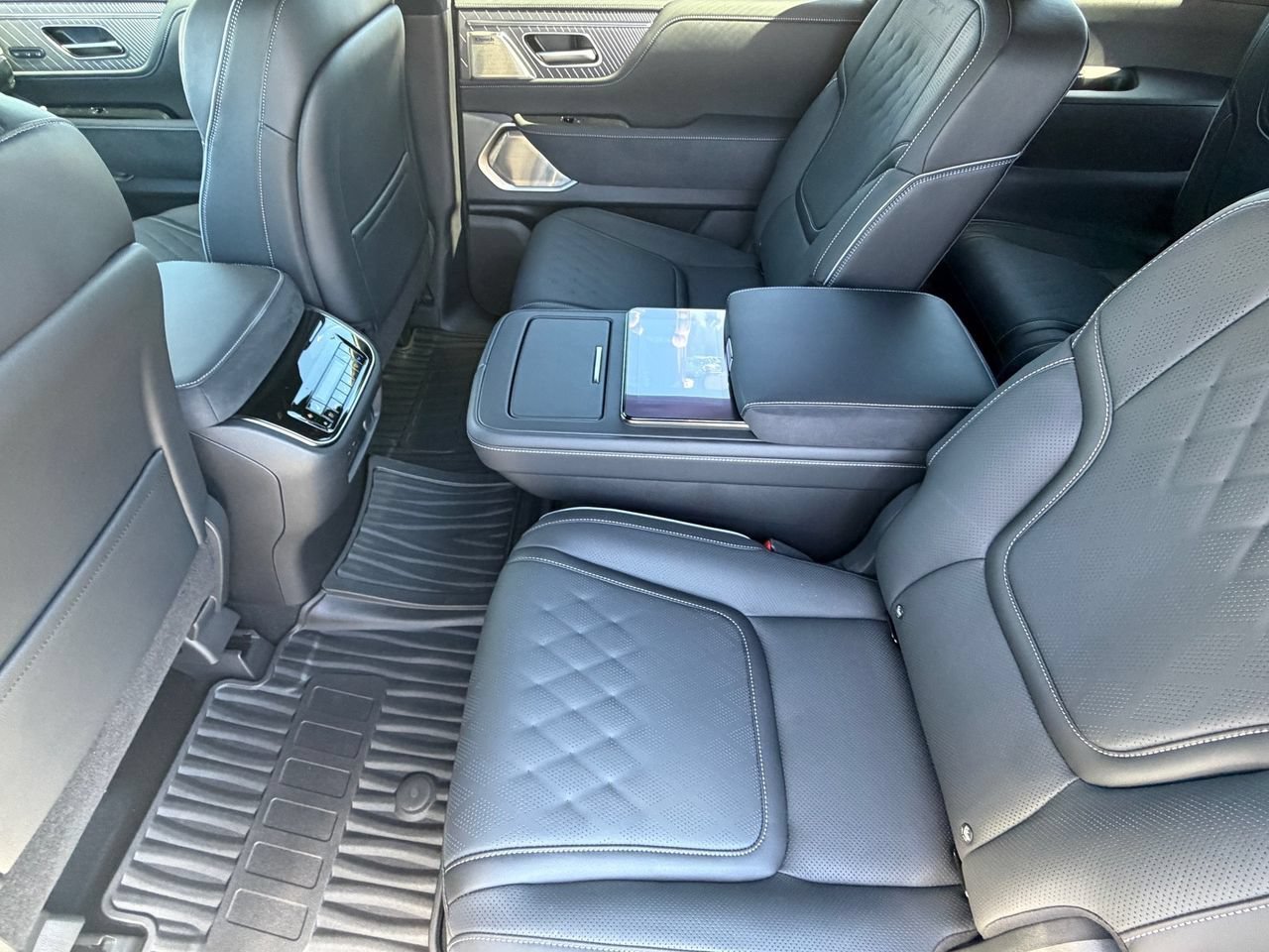 New 2027 INFINITI QX80 Autograph w/ Premium Cargo Package AWD/4WD image 12