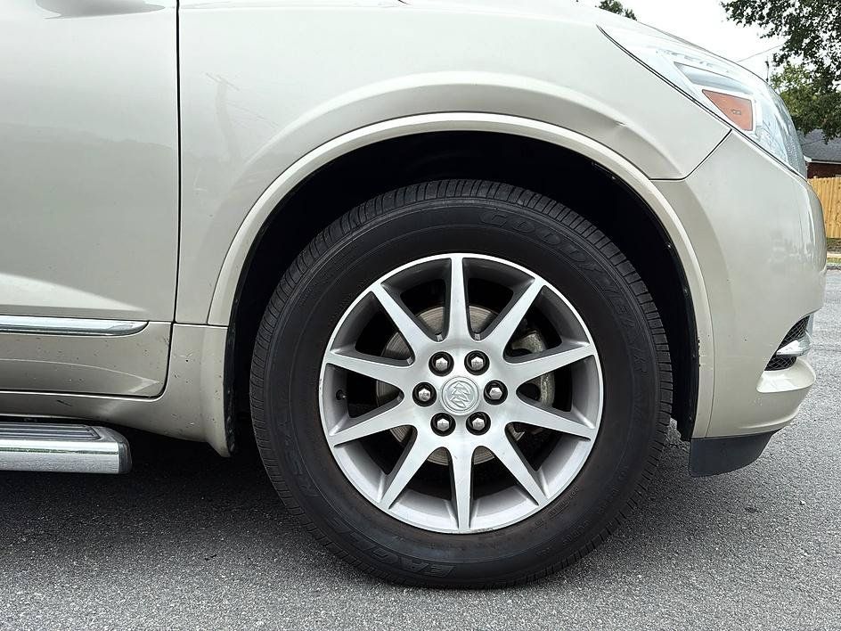 Used 2014 Buick Enclave Leather FWD image 26