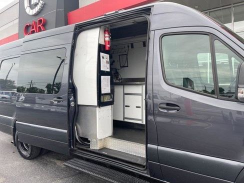 Used 2020 Mercedes-Benz Sprinter 4500 w/ Premium Plus Package image 53