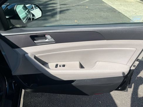 Used 2016 Hyundai Sonata Sport FWD image 17