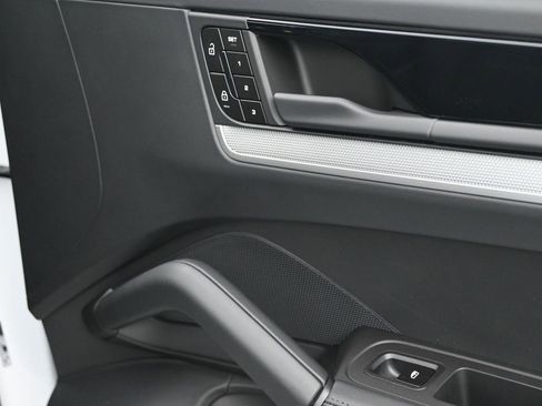 New 2026 Porsche Cayenne Coupe image 12