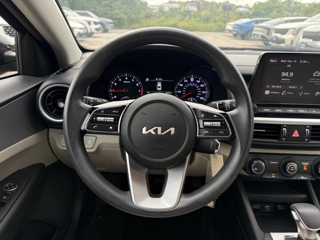 Used 2023 Kia Forte LXS w/ LXS Technology Package FWD image 19