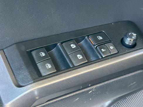 Used 2022 Toyota Tacoma TRD Off-Road image 12