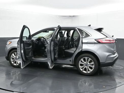 Used 2022 Ford Edge Titanium image 34