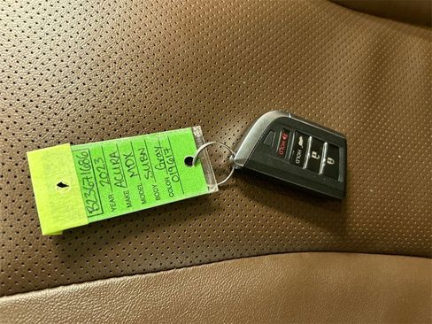 Used 2023 Acura MDX SH-AWD w/ Technology Package image 12