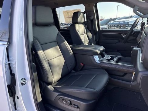 New 2026 GMC Sierra 3500 SLT w/ SLT Convenience Package image 22