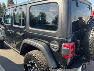 Used 2025 Jeep Wrangler Unlimited Rubicon AWD/4WD image 2
