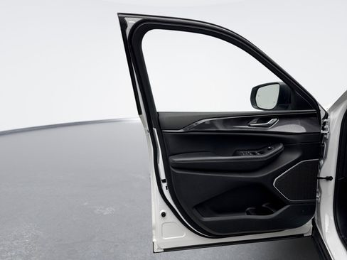 Used 2022 Jeep Grand Cherokee L Laredo w/ Luxury Tech Group I image 9