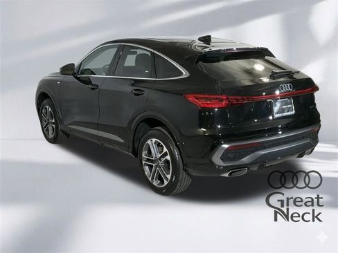 Used 2025 Audi Q5 Premium w/ Convenience Package image 8