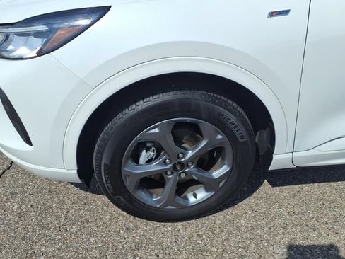 Certified 2024 Ford Escape ST-Line Select w/ Tech Pack #2 AWD/4WD image 4