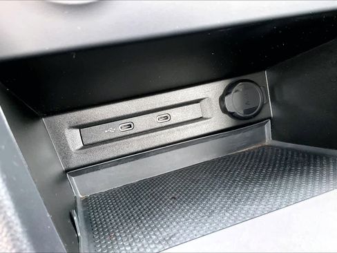 Used 2022 Volkswagen Taos S image 32