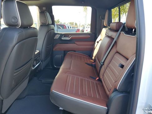 New 2026 GMC Sierra 3500 Denali Ultimate AWD/4WD image 9