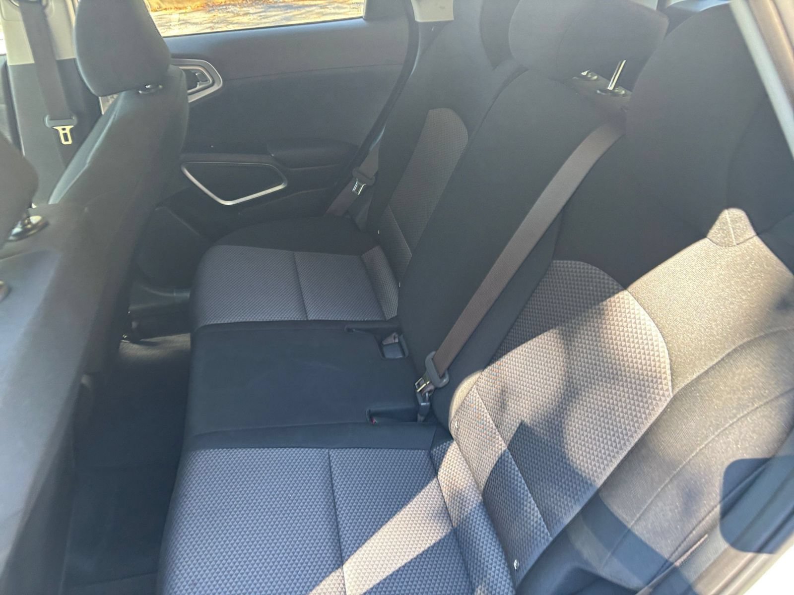 Used 2025 Kia Soul LX w/ LX Technology Package FWD image 20