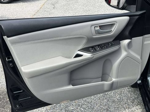Used 2015 Toyota Camry XLE FWD image 15