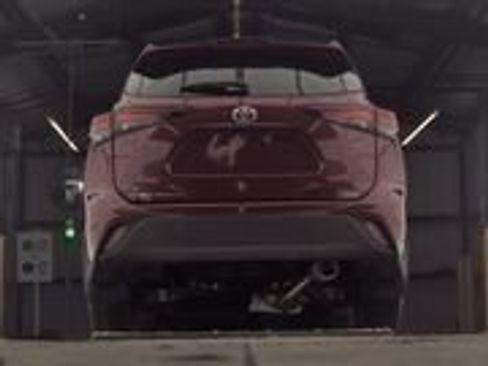 Used 2025 Toyota Highlander XLE image 6