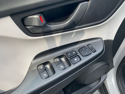 Used 2022 Hyundai Kona SE FWD image 31