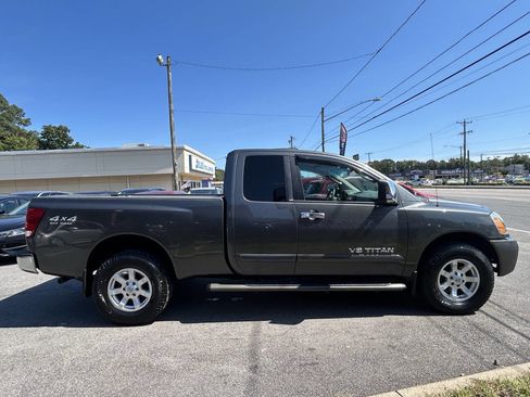 Used 2005 Nissan Titan SE w/ (R02) SE Off-Road Pkg image 4