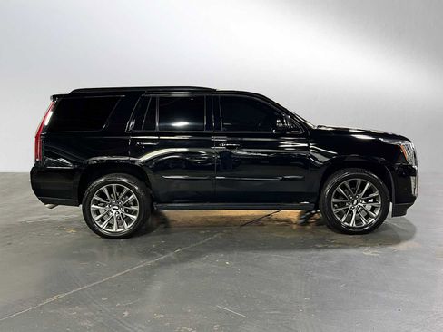 Used 2019 Cadillac Escalade Premium Luxury image 2