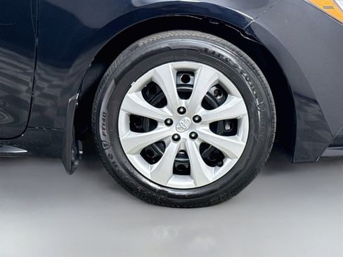 Used 2025 Toyota Corolla LE FWD image 32