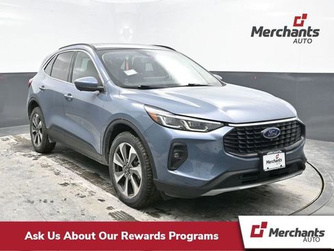 Used 2024 Ford Escape Platinum image 1