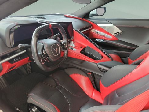 Used 2021 Chevrolet Corvette Stingray Premium Conv w/ Z51 Performance Package RWD image 10