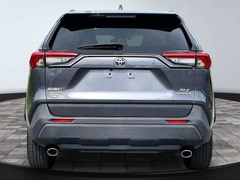 Used 2022 Toyota RAV4 XLE w/ XLE Grade Weather Package AWD/4WD image 4
