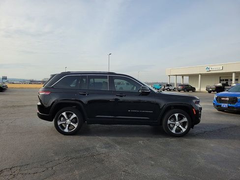 Used 2023 Jeep Grand Cherokee Limited image 6