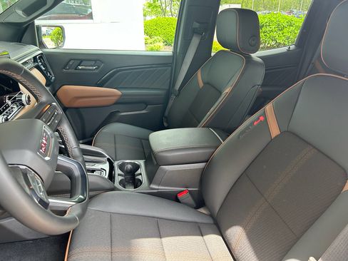Used 2026 GMC Canyon AT4 AWD/4WD image 9