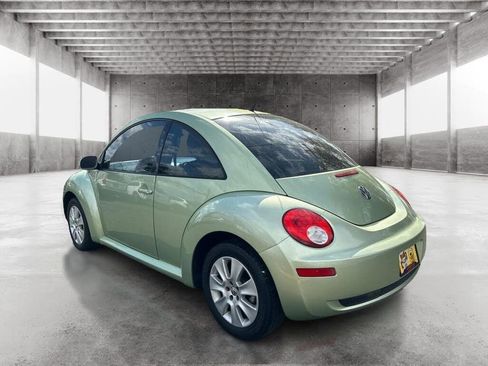 Used 2009 Volkswagen Beetle Coupe image 5