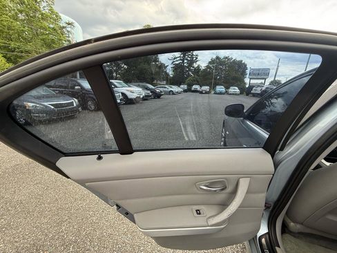 Used 2011 BMW 328i Sedan RWD image 13