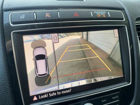 Used 2016 Volkswagen Touareg TDI AWD/4WD image 36