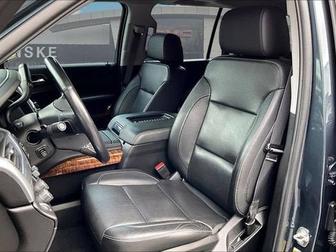 Used 2020 Chevrolet Suburban Premier AWD/4WD image 25