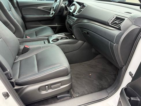 Certified 2023 Honda Passport EX-L image 17