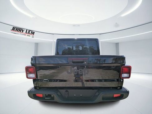 New 2026 Jeep Gladiator Sport image 4