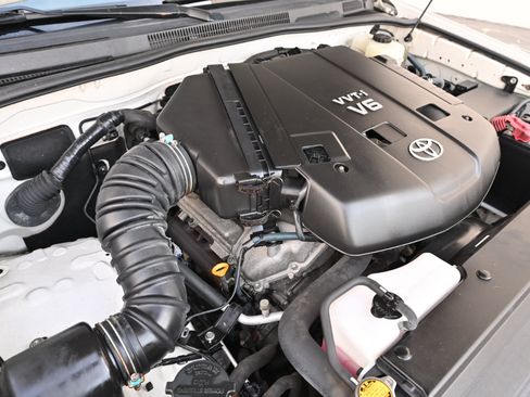 Used 2006 Toyota 4Runner SR5 AWD/4WD image 33