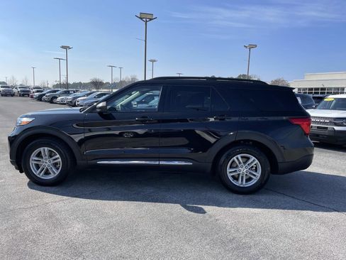 Used 2024 Ford Explorer XLT w/ Equipment Group 202A image 8