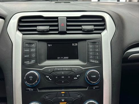 Used 2016 Ford Fusion SE image 17