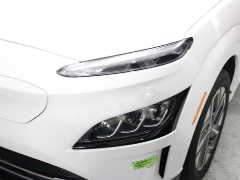 Used 2023 Hyundai Kona Limited w/ Cargo Package image 4