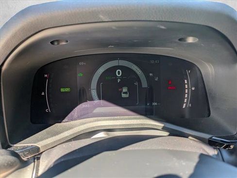 Used 2025 Toyota Camry LE image 10