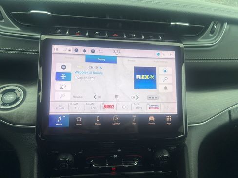 Used 2023 Jeep Grand Cherokee L Limited image 19