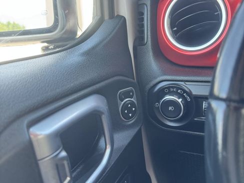 Used 2020 Jeep Wrangler Unlimited Rubicon AWD/4WD image 10