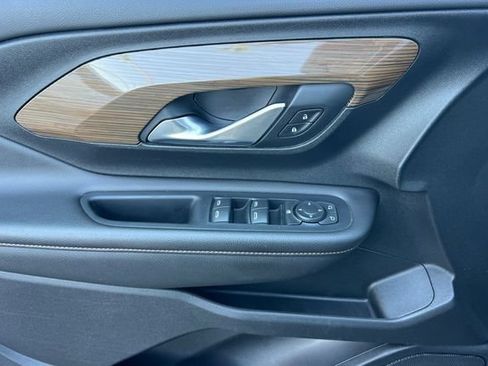 Used 2020 GMC Terrain SLE w/ LPO, Floor Liner Package AWD/4WD image 11