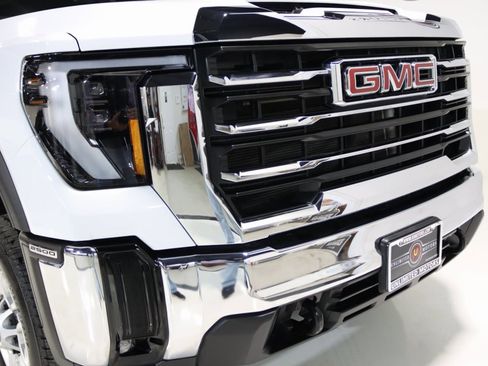 Used 2025 GMC Sierra 2500 SLE w/ SLE Convenience Package image 30