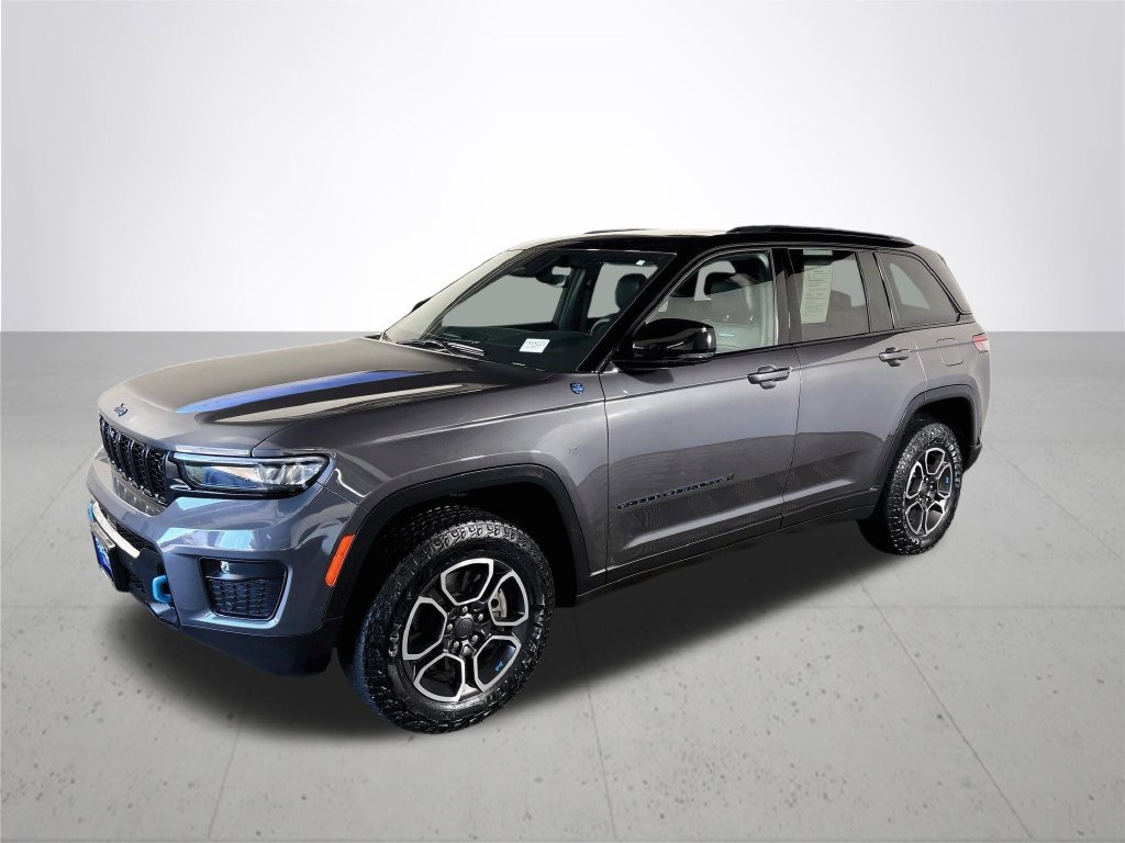 Used 2023 Jeep Grand Cherokee Trailhawk w/ Advanced Protech Group II AWD/4WD image 2