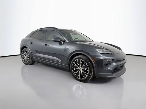 Certified 2026 Porsche Macan 4 Electric RWD image 9