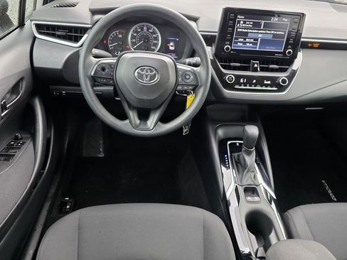 Used 2022 Toyota Corolla LE FWD image 11