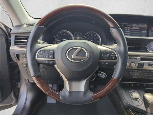 Used 2018 Lexus ES 350 w/ Luxury Package w/Wood Trim FWD image 15