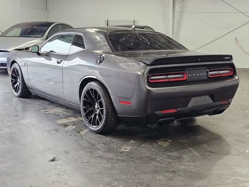 Used 2016 Dodge Challenger SRT Hellcat RWD image 2