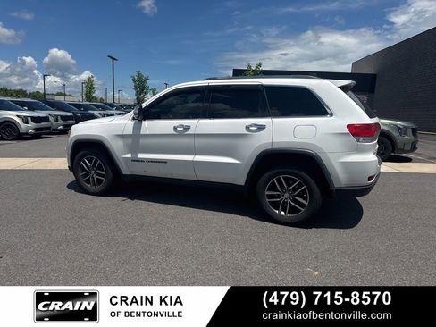 Used 2018 Jeep Grand Cherokee Limited AWD/4WD image 3