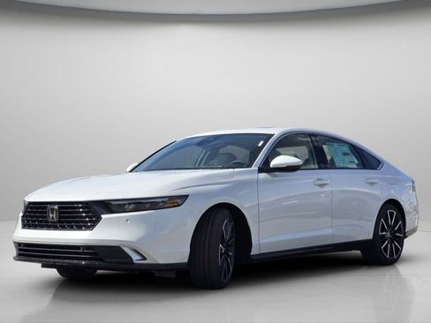 New 2026 Honda Accord Touring image 4